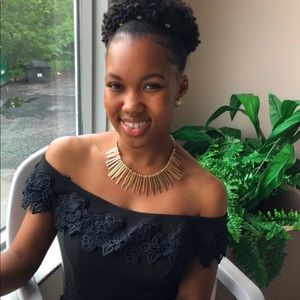 Meet your Posher, Alyssa